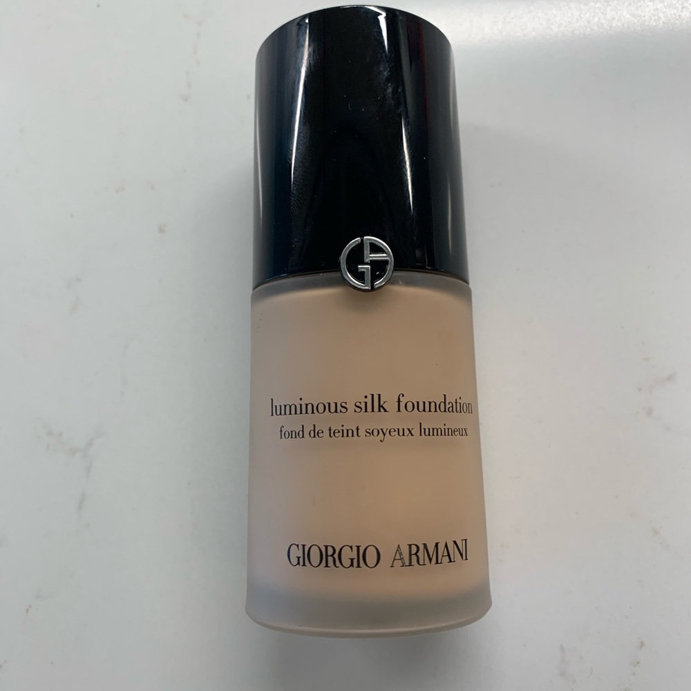 Giorgio Armani Luminous Silk Foundation